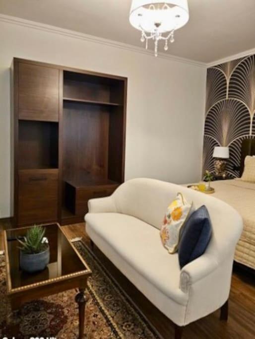 Novi'S Luxury Apartment 2 Gjirokastër Екстериор снимка