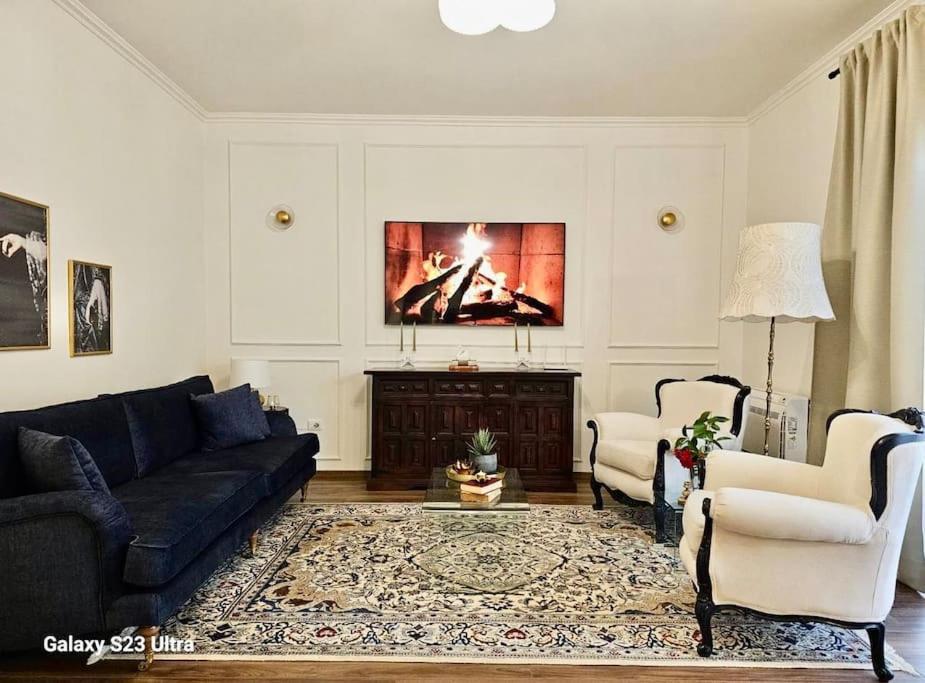 Novi'S Luxury Apartment 2 Gjirokastër Екстериор снимка