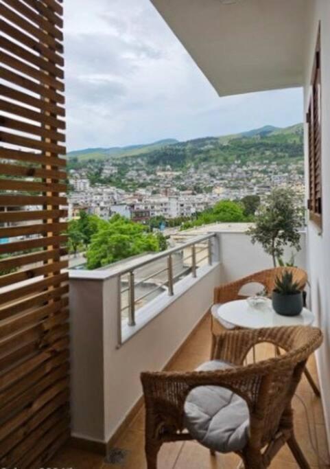 Novi'S Luxury Apartment 2 Gjirokastër Екстериор снимка
