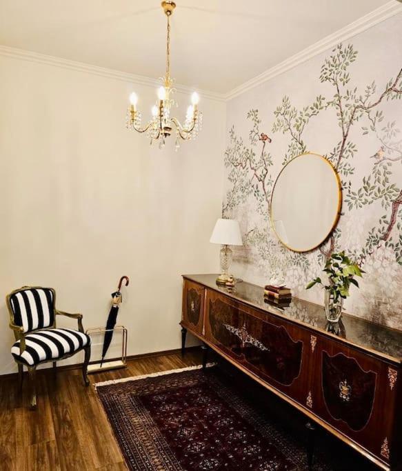 Novi'S Luxury Apartment 2 Gjirokastër Екстериор снимка