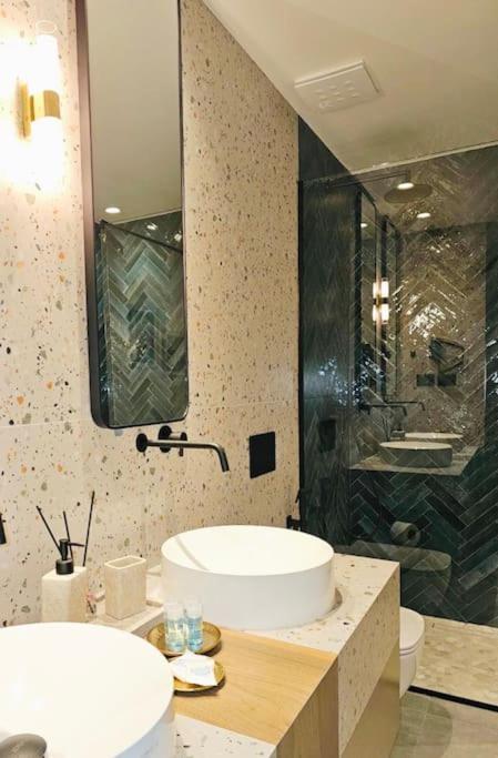 Novi'S Luxury Apartment 2 Gjirokastër Екстериор снимка
