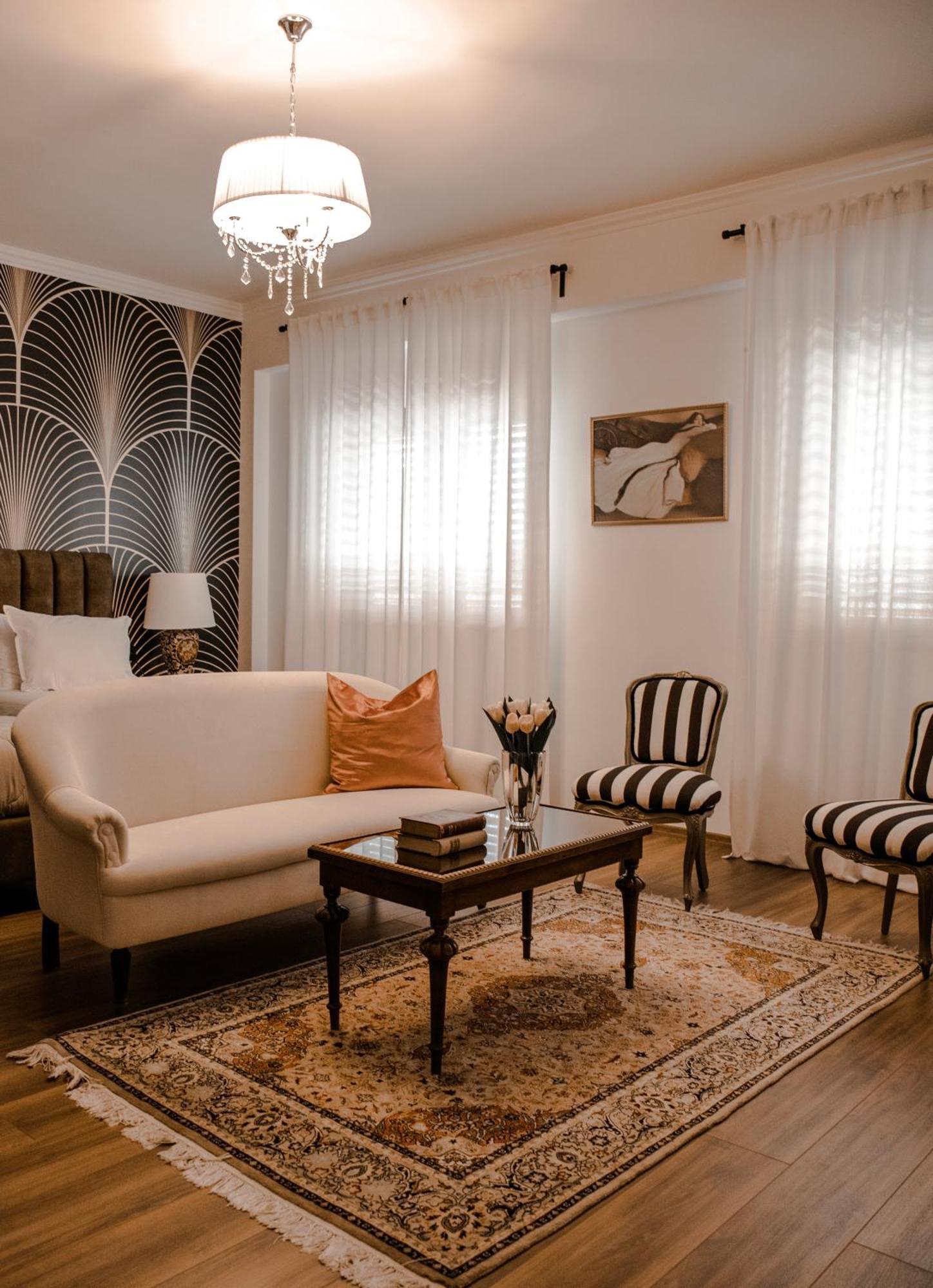 Novi'S Luxury Apartment 2 Gjirokastër Екстериор снимка