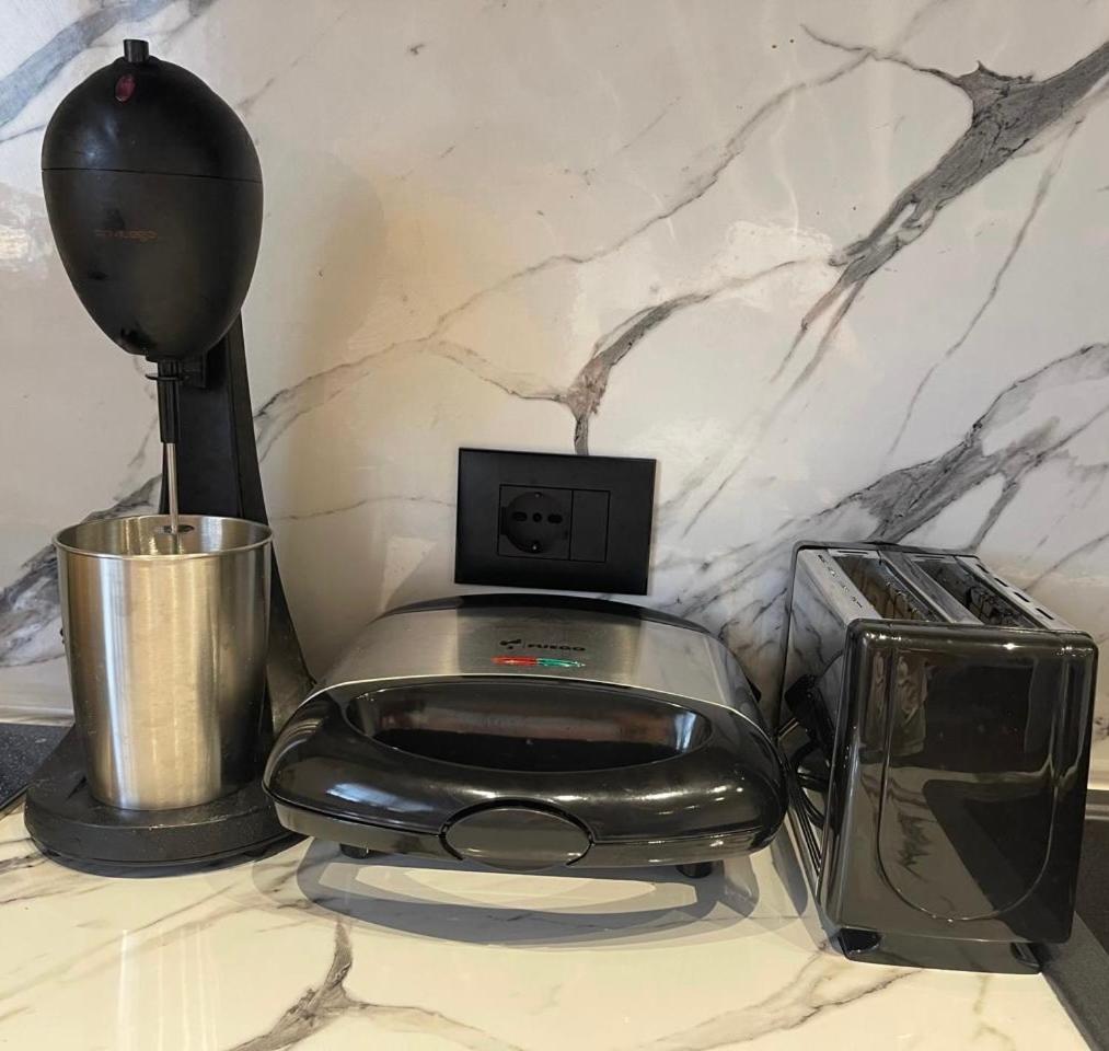 Novi'S Luxury Apartment 2 Gjirokastër Екстериор снимка