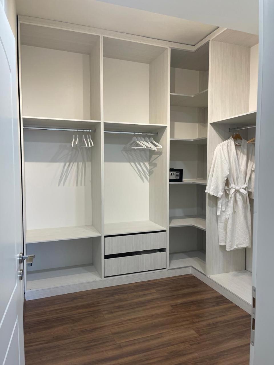 Novi'S Luxury Apartment 2 Gjirokastër Екстериор снимка